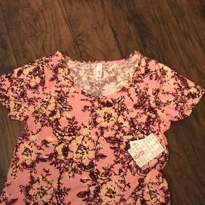 LulaRoe Classic T.